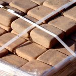 Брусчатка окатанная красная из песчаника